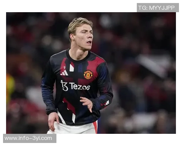 丹麦主帅赞霍伊伦在那不勒斯表现出色队友们乐于给予支持与帮助