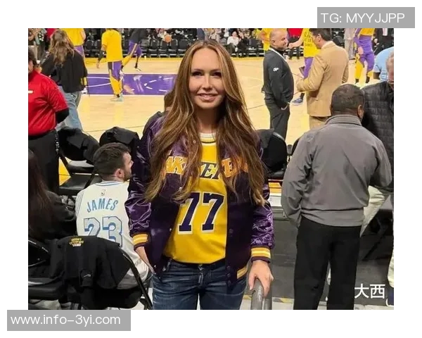 东契奇成功减肥重塑自我浓眉体型臃肿出勤率堪忧引发关注 东契奇成功减肥重塑自我浓眉体型臃肿出勤率堪忧引发关注